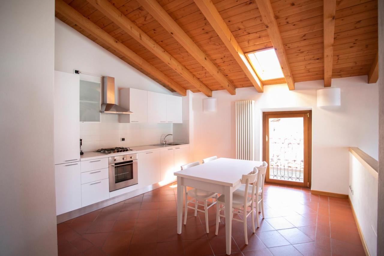 IseoLakeRental - Casa del Pescatore Riva di Solto Exterior foto